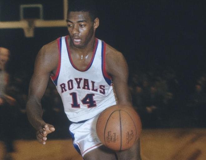 阿贾·威尔逊：阿德巴约训练中用NBA强度防守，有时我会急