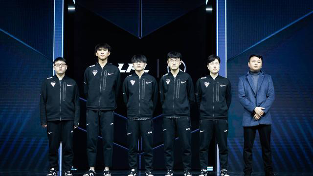 轻的内线球 轻的内线球